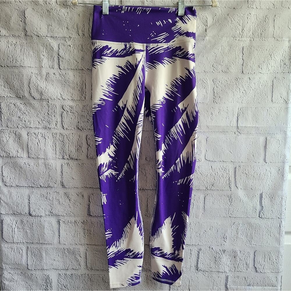 Fabletics PurLuxe Paradise High Waisted 7/8 Workout Leggings NWT‎ Size XS